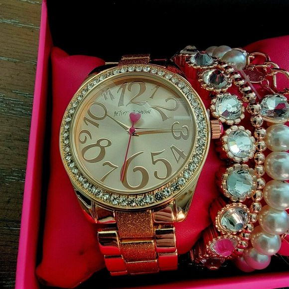 BETSEY JOHNSON CRYSTAL BEZEL ROSE-GOLD WATCH W/BRACELETS BOXED SET NEW!! $120+ - Picture 6 of 9
